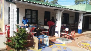 obras - sillas - mesas nuevas - liceo cerro colorado